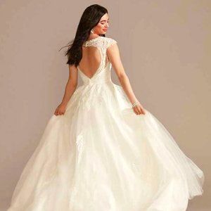 David's Bridal Wedding Dress Plunging Cap Sleeve Open Back Tulle  - Size 10